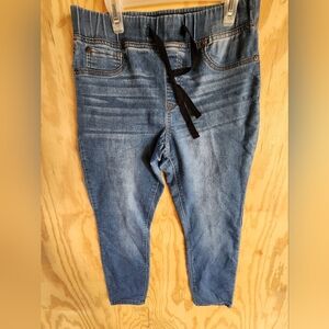 St John's Bay Skinny Leg Size M